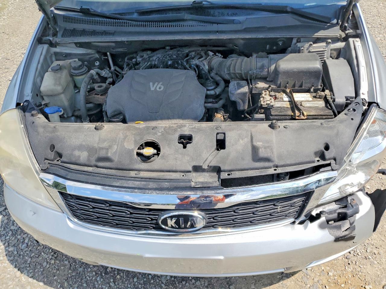 2012 Kia Sedona Lx Two Tone vin: KNDMG4C7XC6502545
