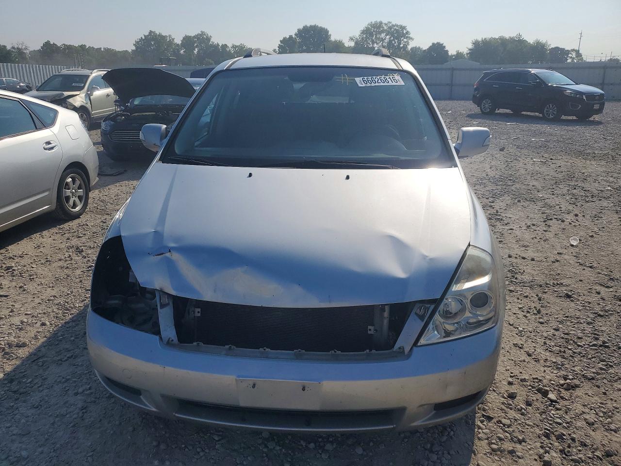 2012 Kia Sedona Lx Silver vin: KNDMG4C7XC6507583