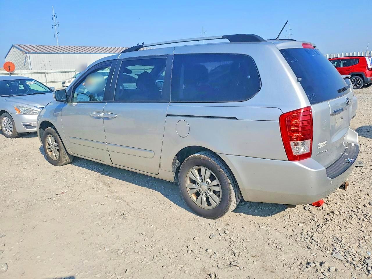 2012 Kia Sedona Lx Silver vin: KNDMG4C7XC6507583