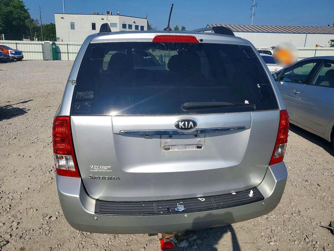 2012 Kia Sedona Lx Silver vin: KNDMG4C7XC6507583