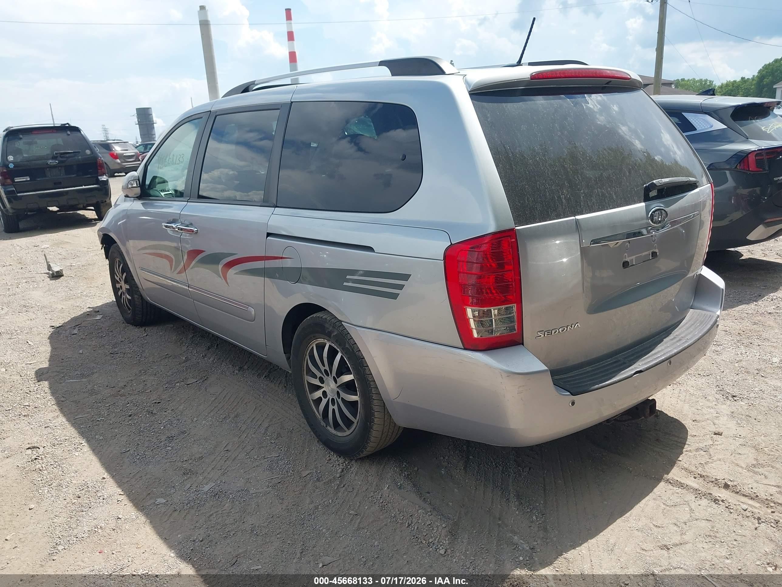 2011 Kia Sedona Ex Серебряный vin: KNDMH4C73B6386049