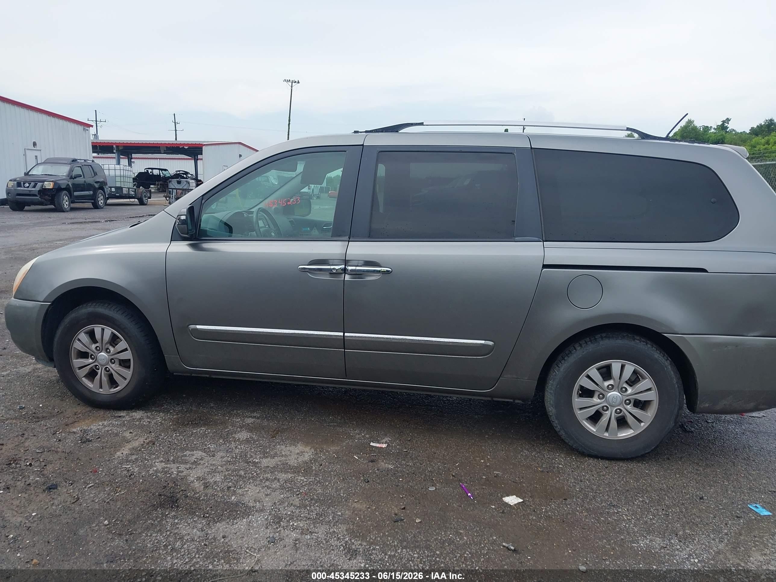 2011 Kia Sedona Ex Silver vin: KNDMH4C76B6383517