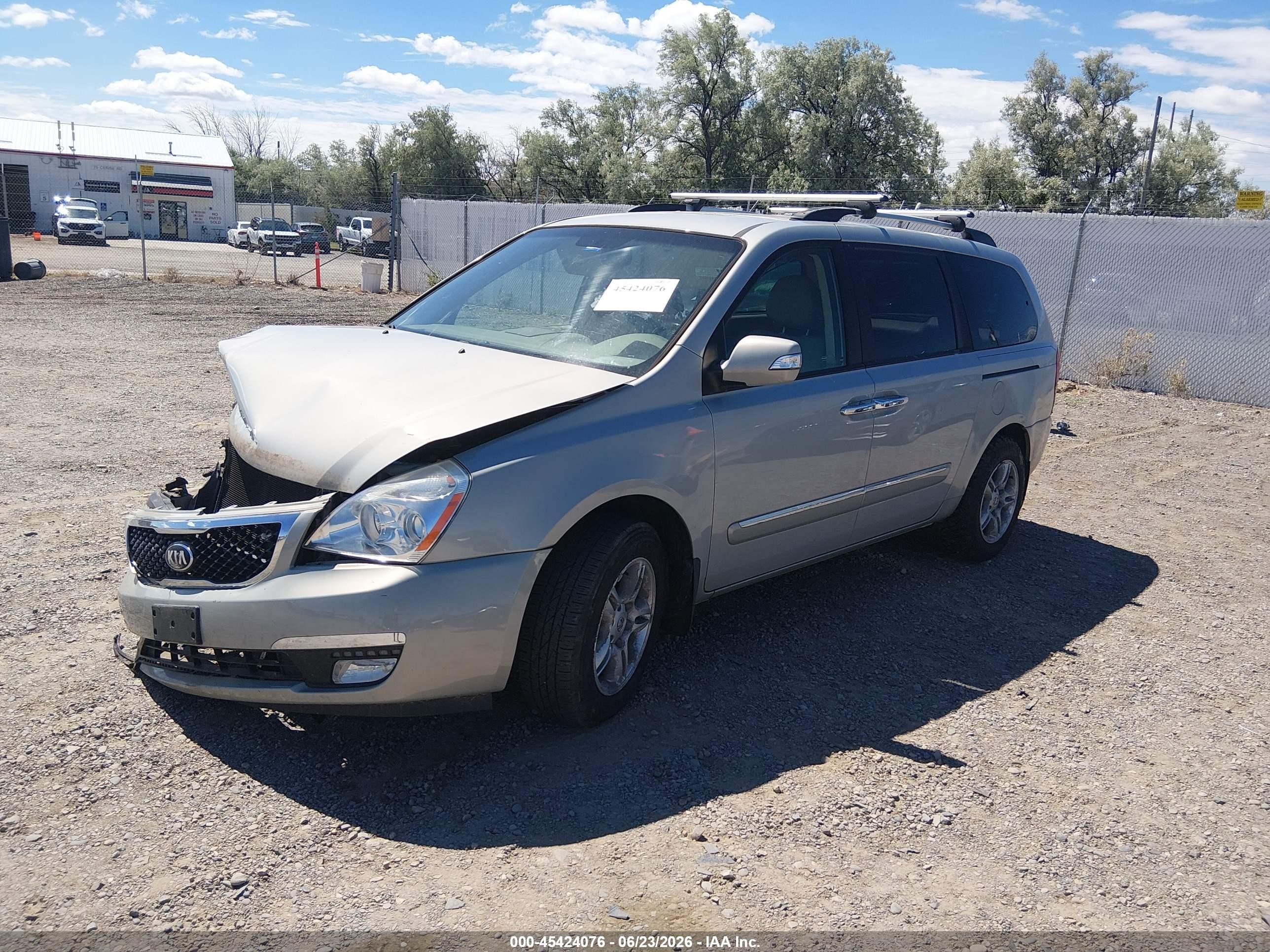 2014 Kia Sedona Ex Silver vin: KNDMH4C76E6565576
