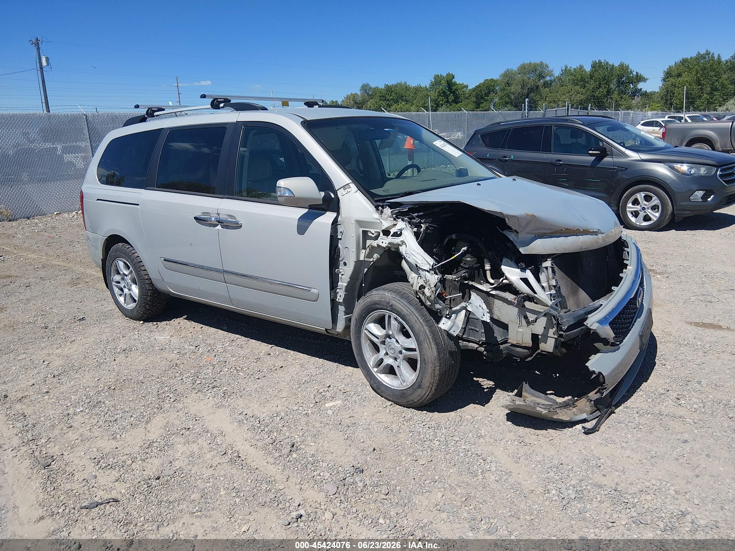 2014 Kia Sedona Ex Silver vin: KNDMH4C76E6565576