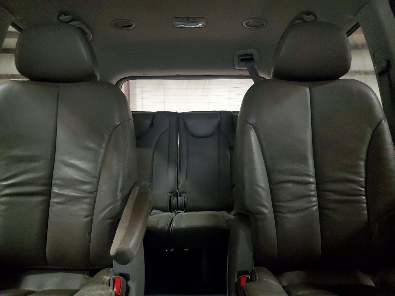 2011 Kia Sedona Ex Silver vin: KNDMH4C78B6383812