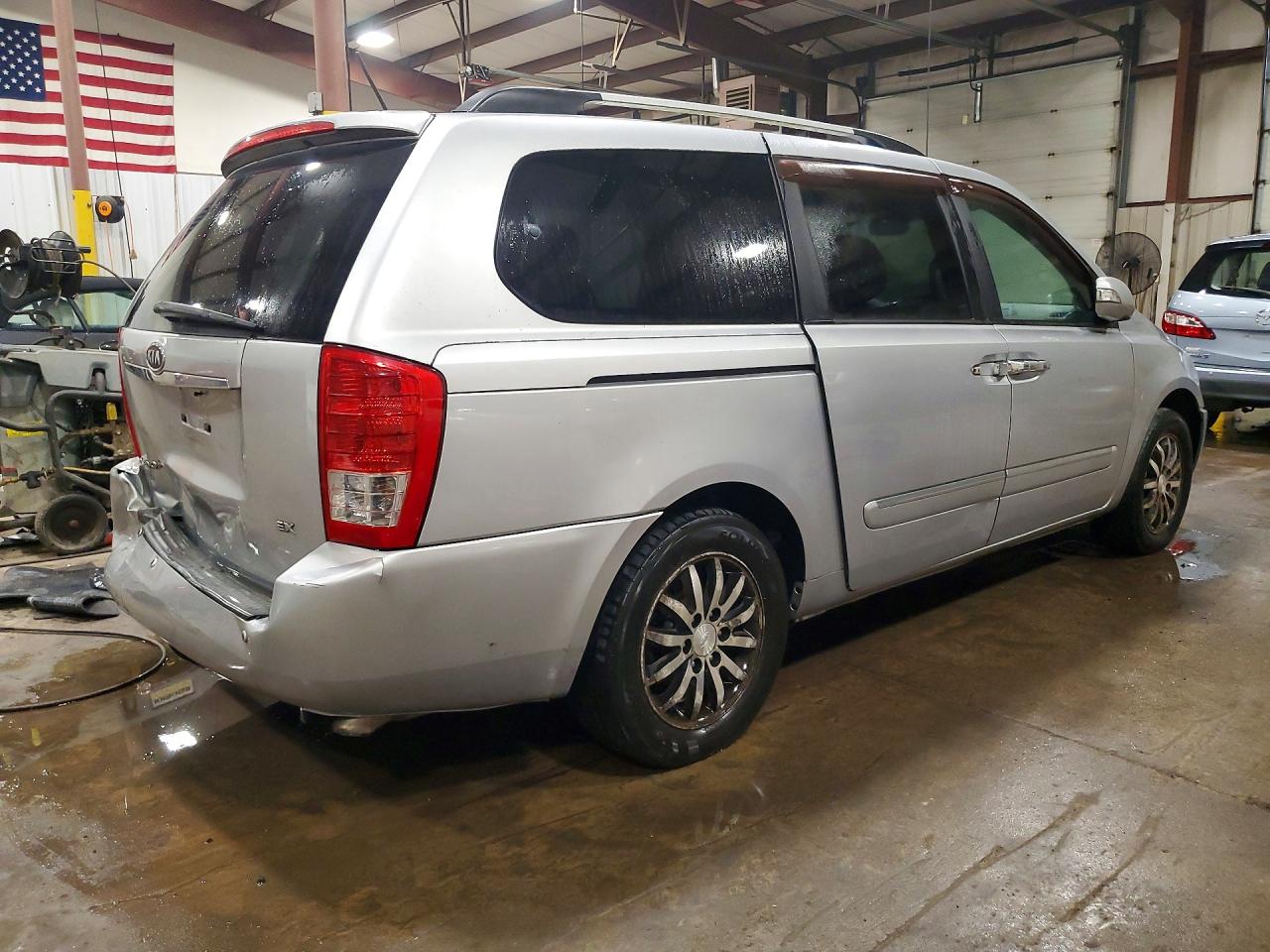2011 Kia Sedona Ex Silver vin: KNDMH4C78B6383812