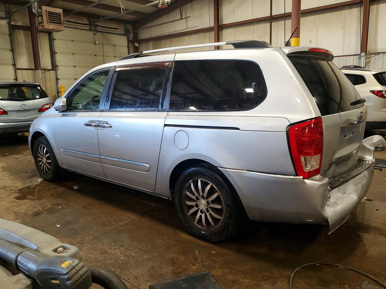 2011 Kia Sedona Ex Silver vin: KNDMH4C78B6383812