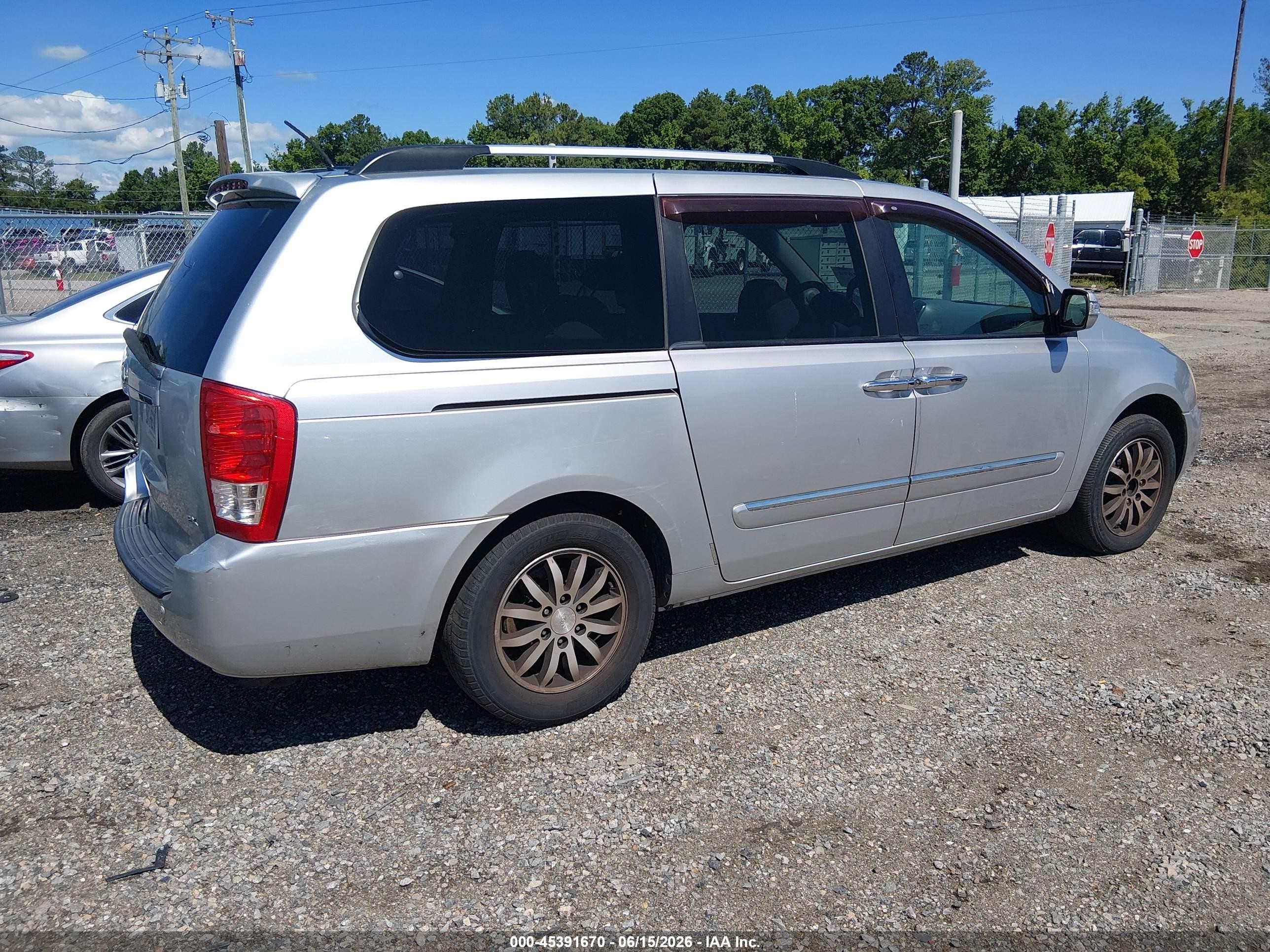 2012 Kia Sedona Ex Silver vin: KNDMH4C78C6457022