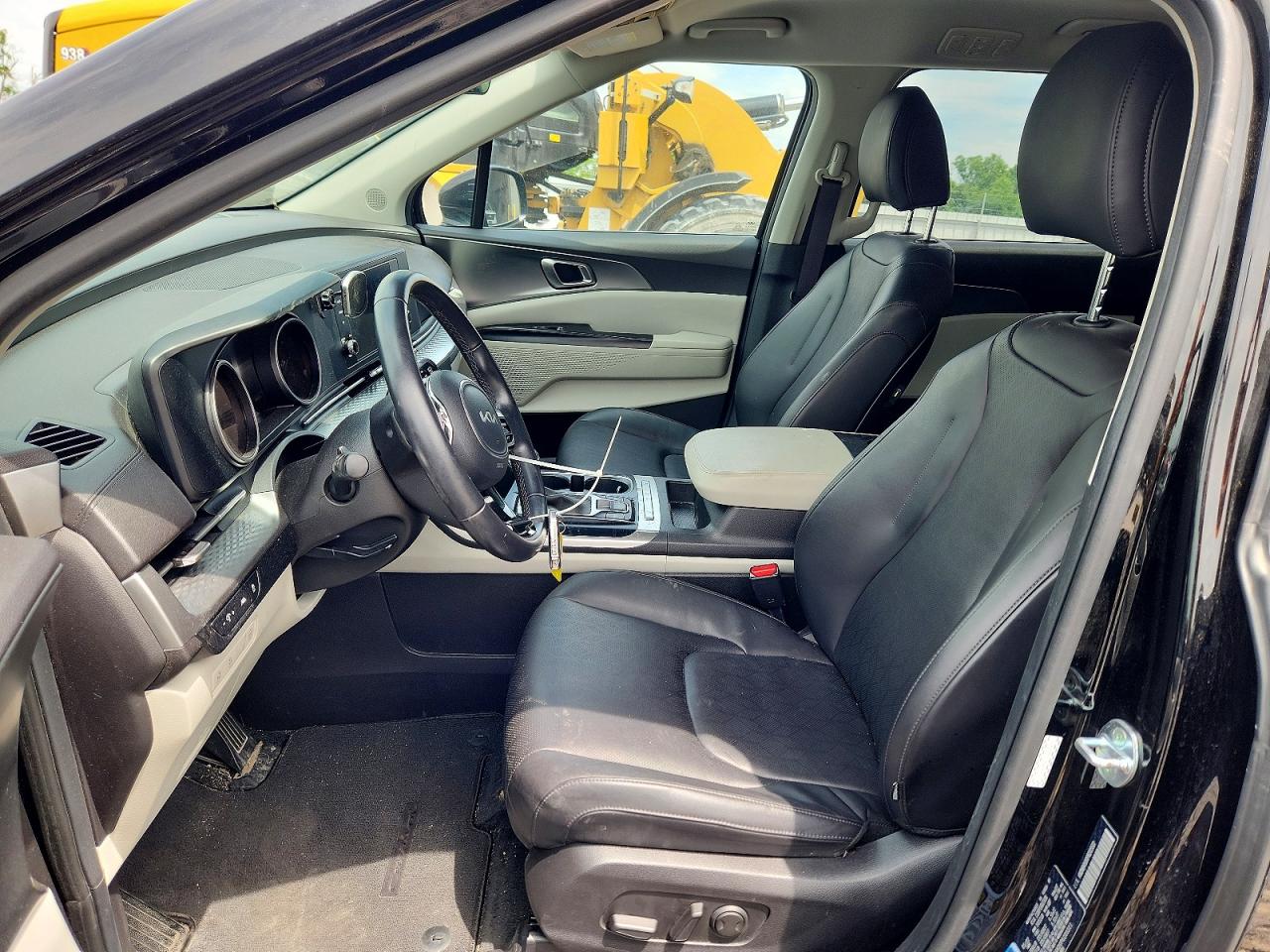 2023 Kia Carnival Lx Black vin: KNDNB4H30P6205511