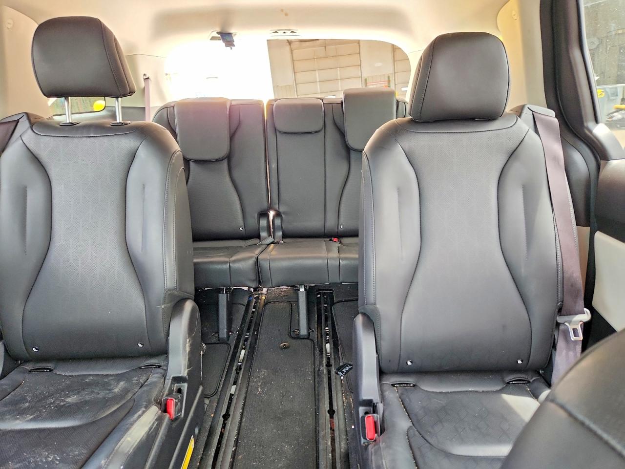 2023 Kia Carnival Lx Black vin: KNDNB4H30P6205511
