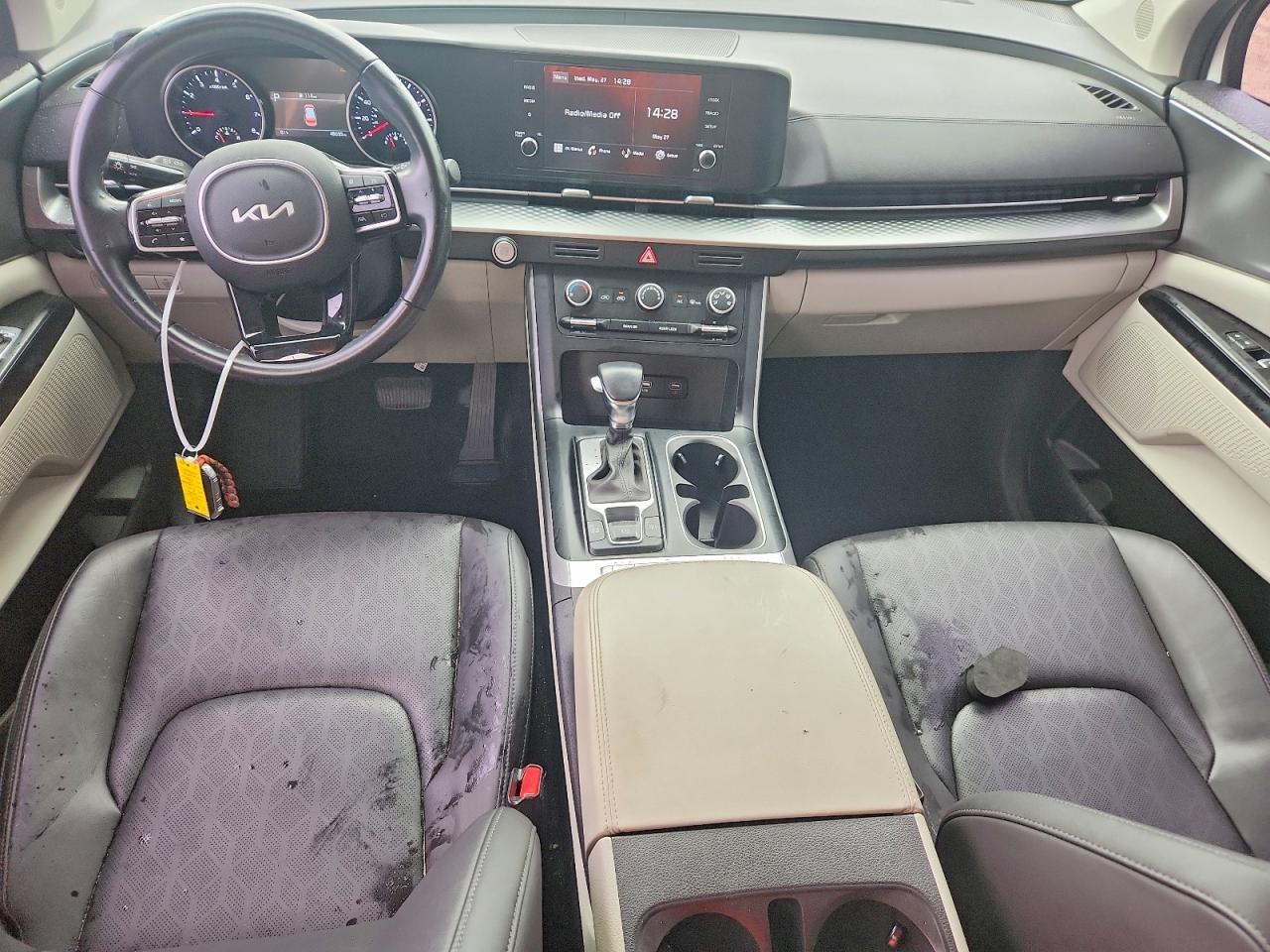 2023 Kia Carnival Lx Белый vin: KNDNB4H32P6194303