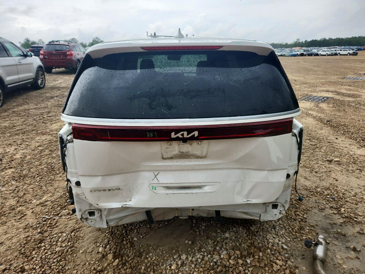 2023 Kia Carnival Lx Белый vin: KNDNB4H32P6194303