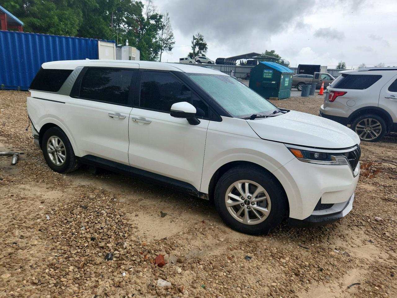2023 Kia Carnival Lx Белый vin: KNDNB4H32P6194303