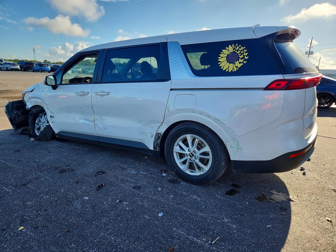 2024 Kia Carnival Lx Белый vin: KNDNB4H32R6306858