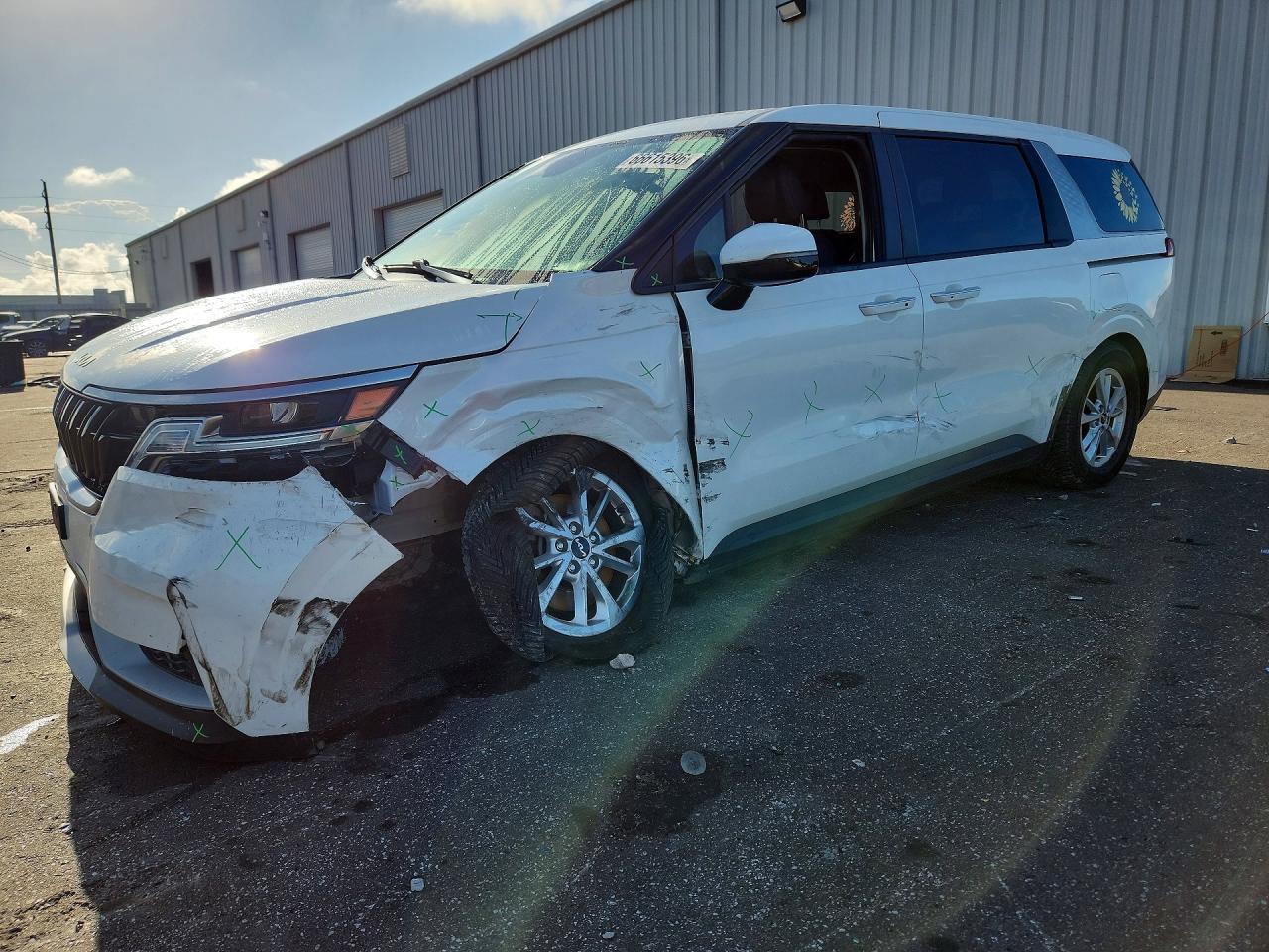 2024 Kia Carnival Lx Белый vin: KNDNB4H32R6306858