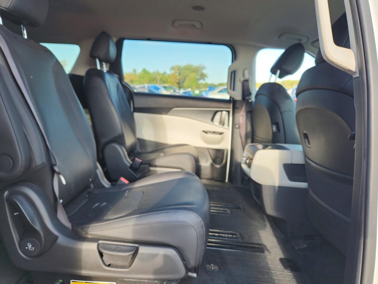 2024 Kia Carnival Lx Белый vin: KNDNB4H32R6306858