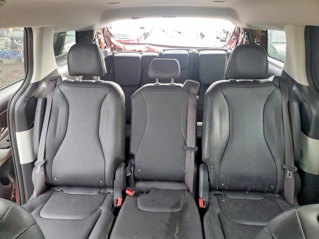 2024 Kia Carnival Lx Red vin: KNDNB4H34R6365488