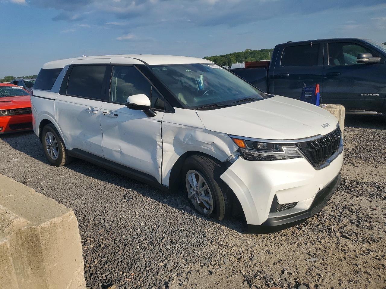 2024 Kia Carnival Lx White vin: KNDNB4H36R6445018