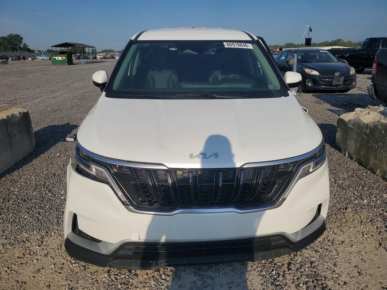 2024 Kia Carnival Lx White vin: KNDNB4H36R6445018