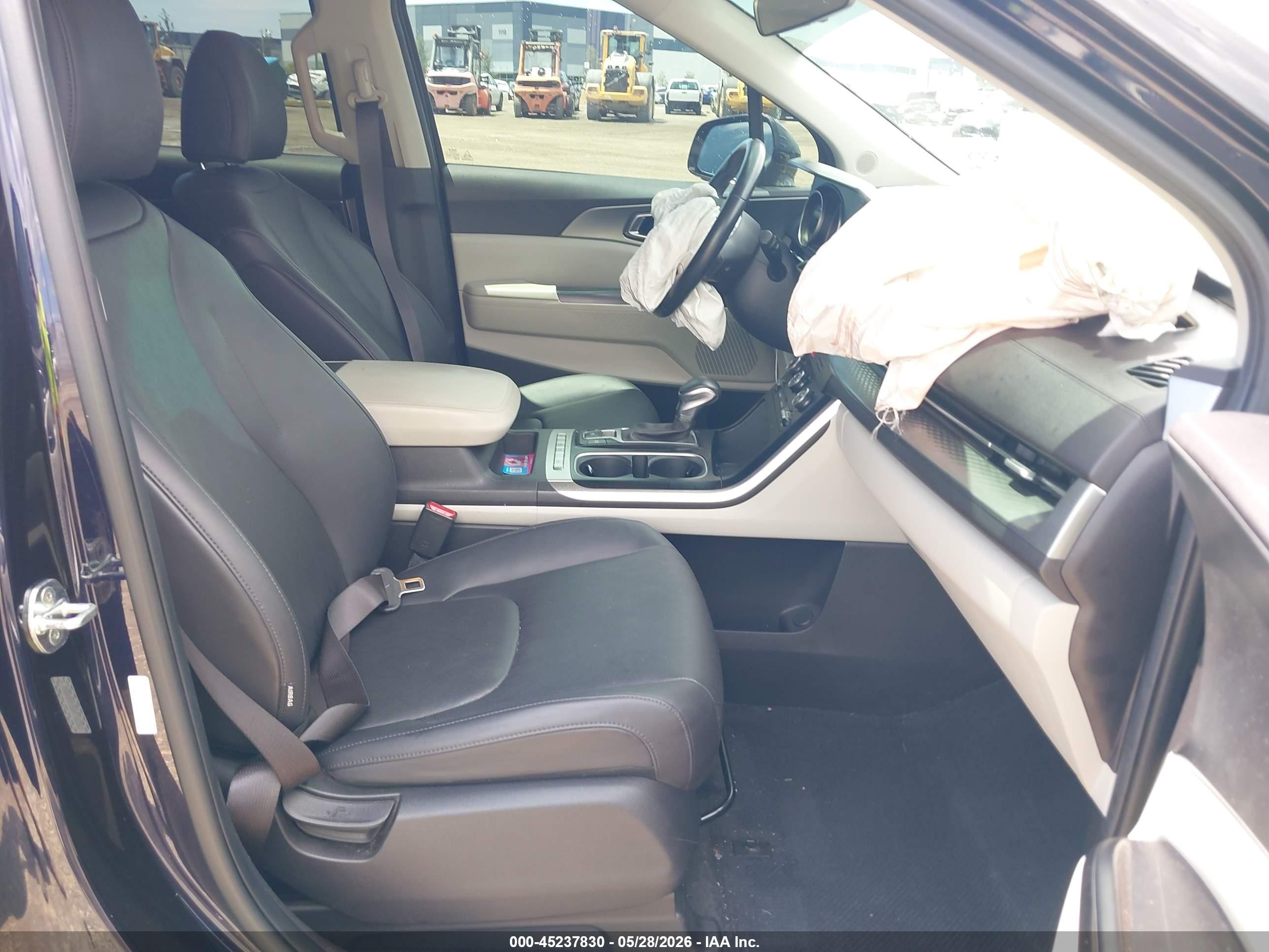 2022 Kia Carnival Mpv Lx Seat Package Navy vin: KNDNB4H39N6143393