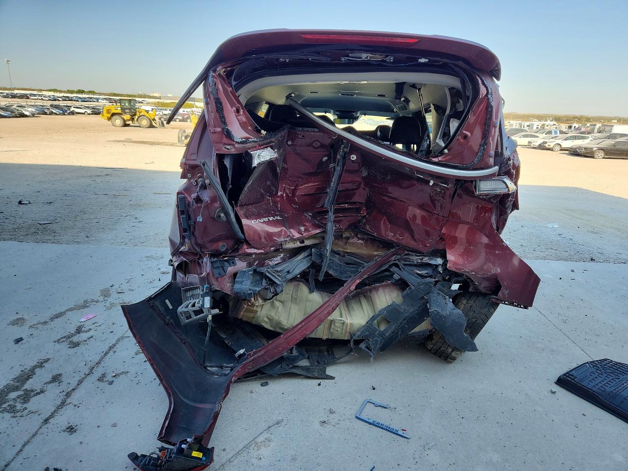 2023 Kia Carnival Lx Red vin: KNDNB4H3XP6234787