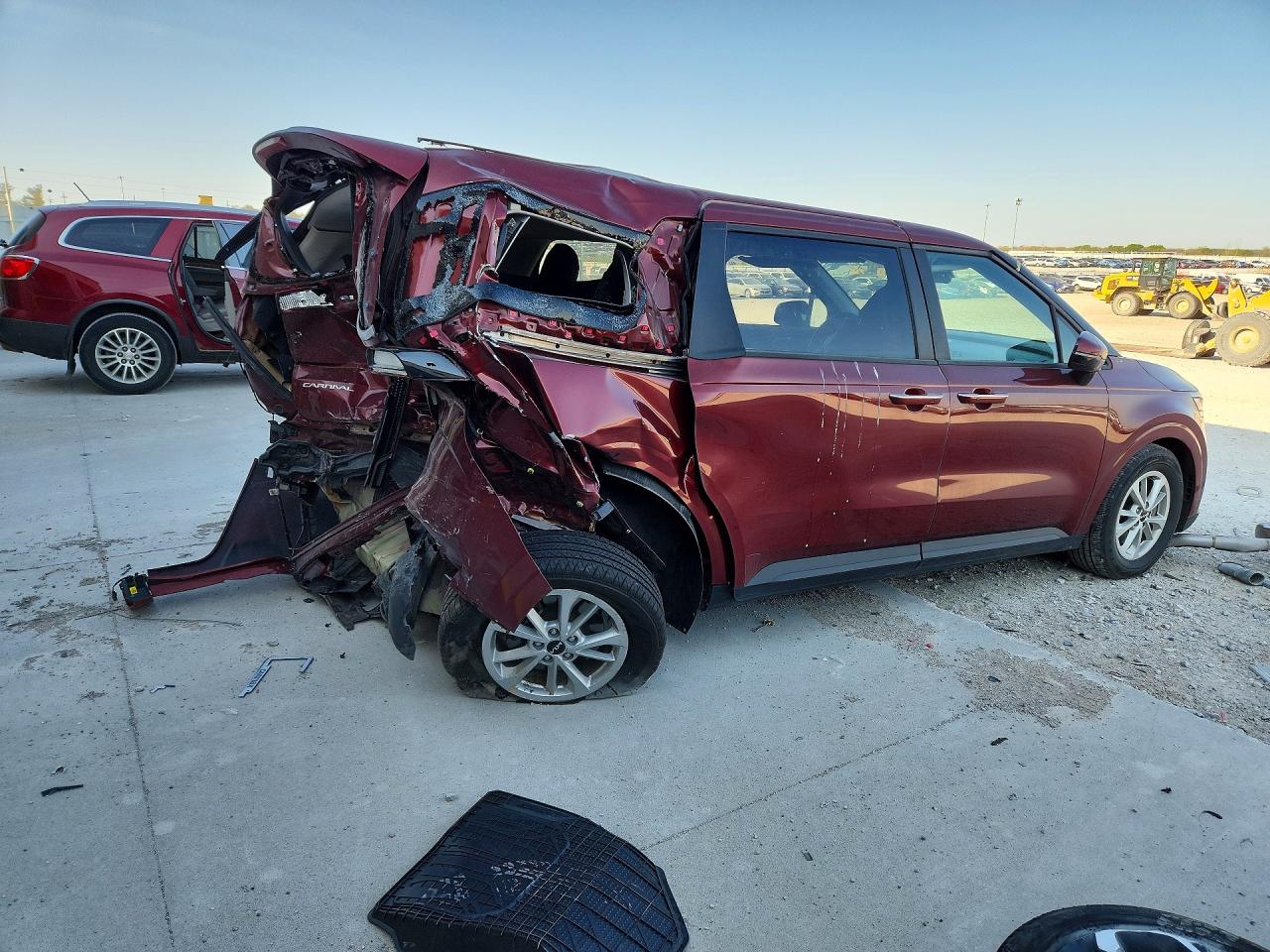 2023 Kia Carnival Lx Red vin: KNDNB4H3XP6234787