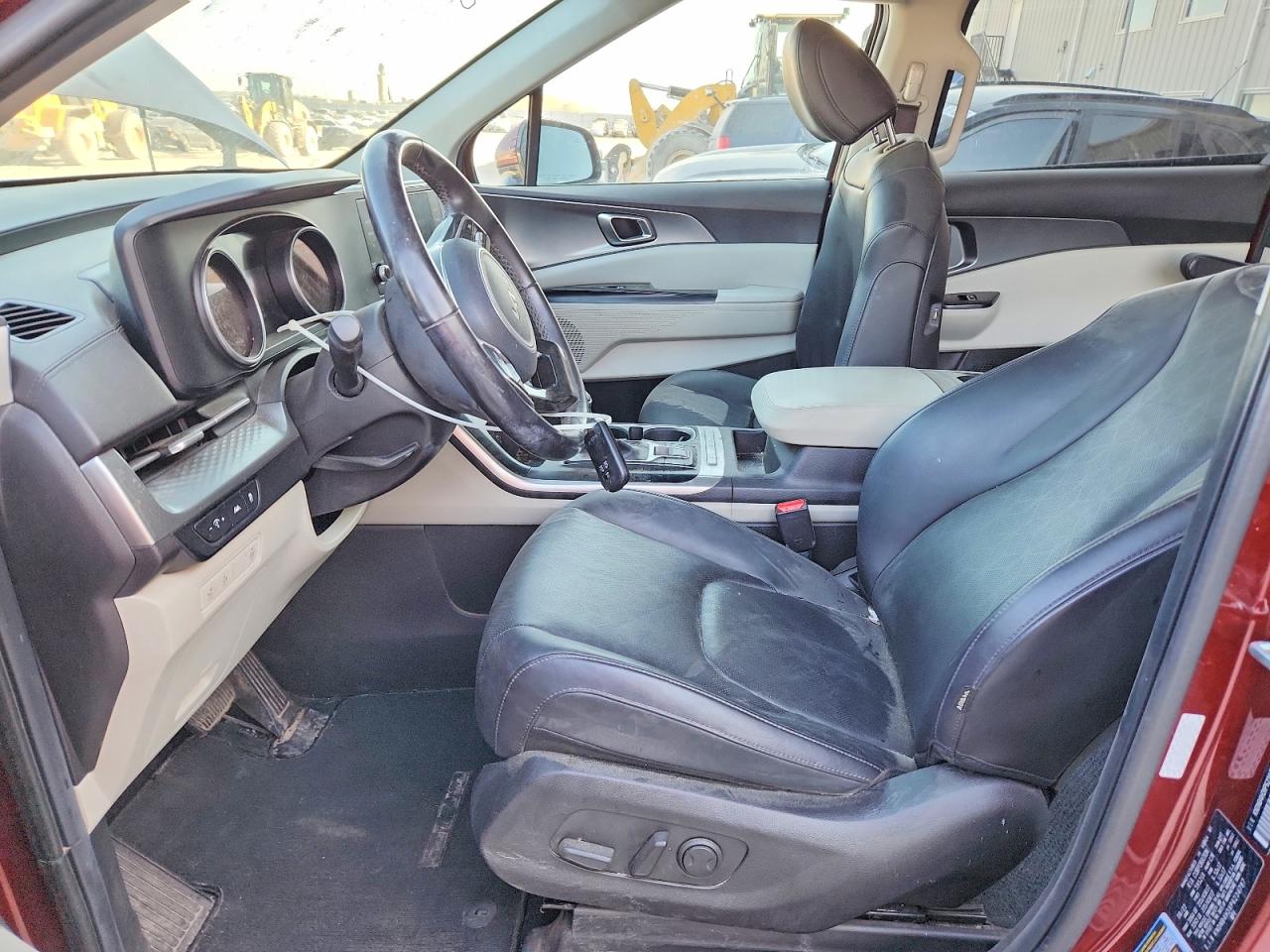 2023 Kia Carnival Lx Red vin: KNDNB4H3XP6234787