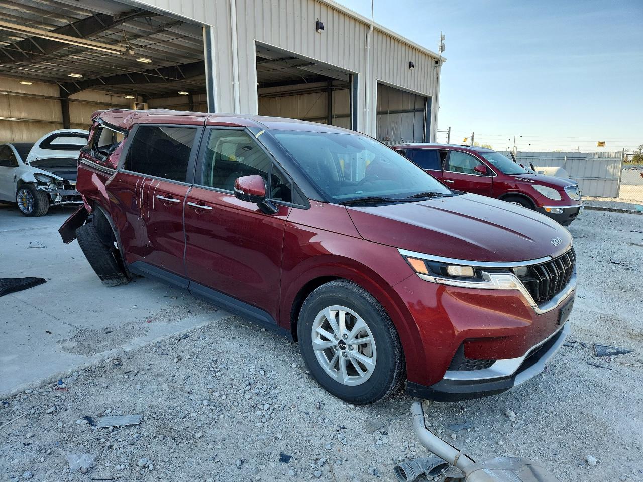 2023 Kia Carnival Lx Red vin: KNDNB4H3XP6234787