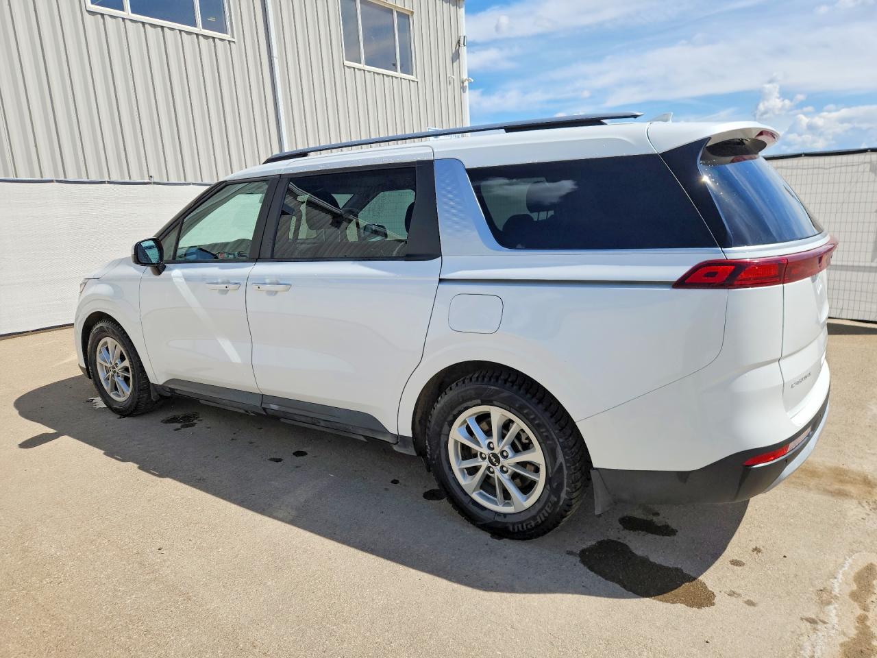 2024 Kia Carnival Lx Белый vin: KNDNB5H38R6324058