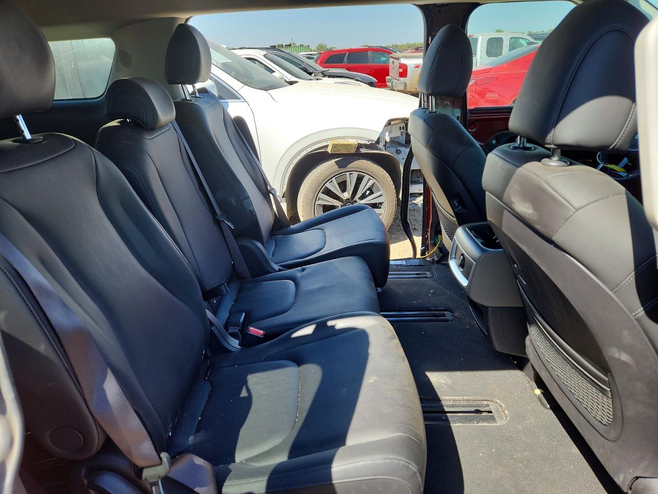 2025 Kia Carnival Lxs Red vin: KNDNB5K35S6473221