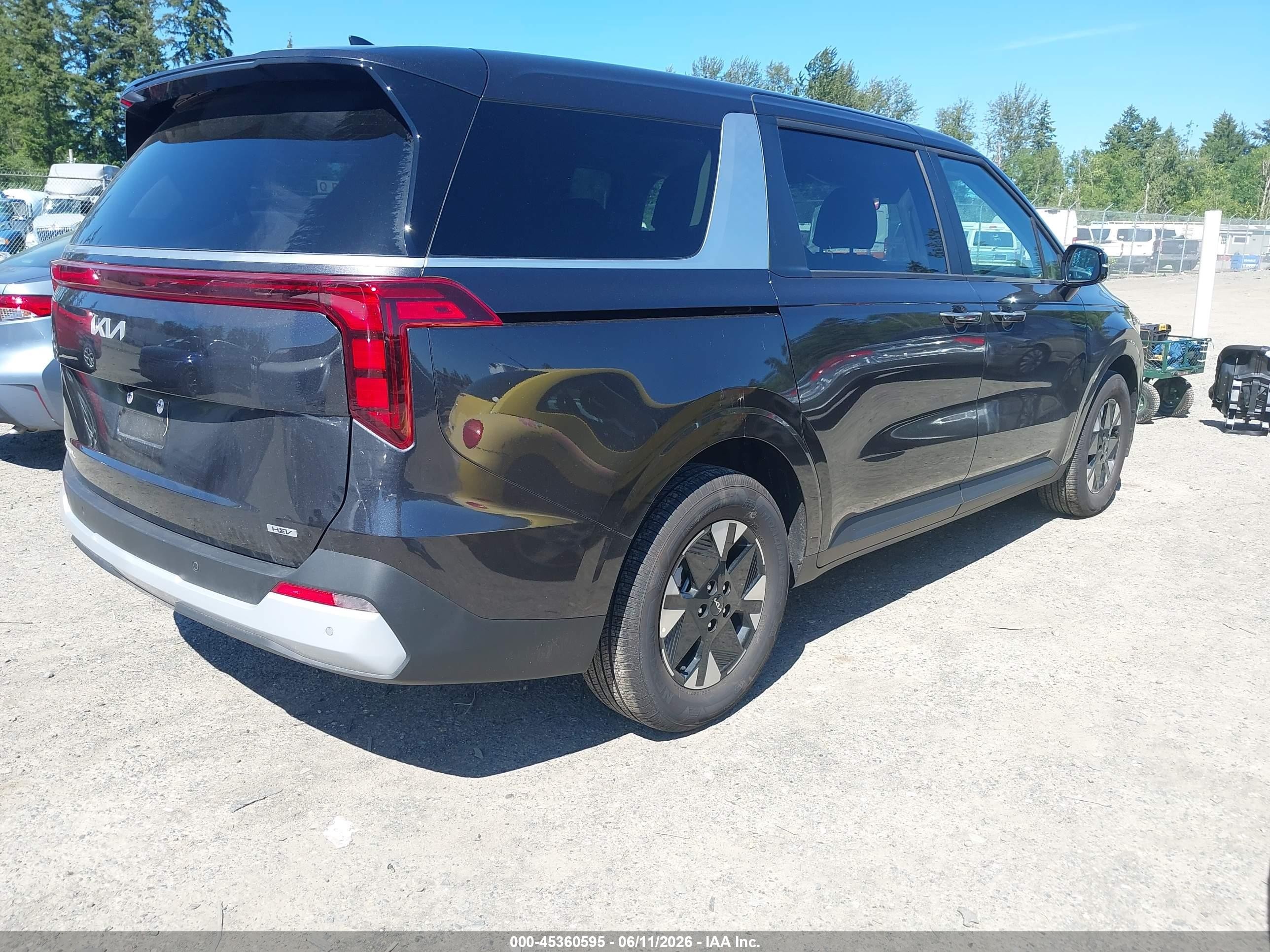 2026 Kia Carnival Mpv Hybrid Lxs Gray vin: KNDNB5KA7T6165628