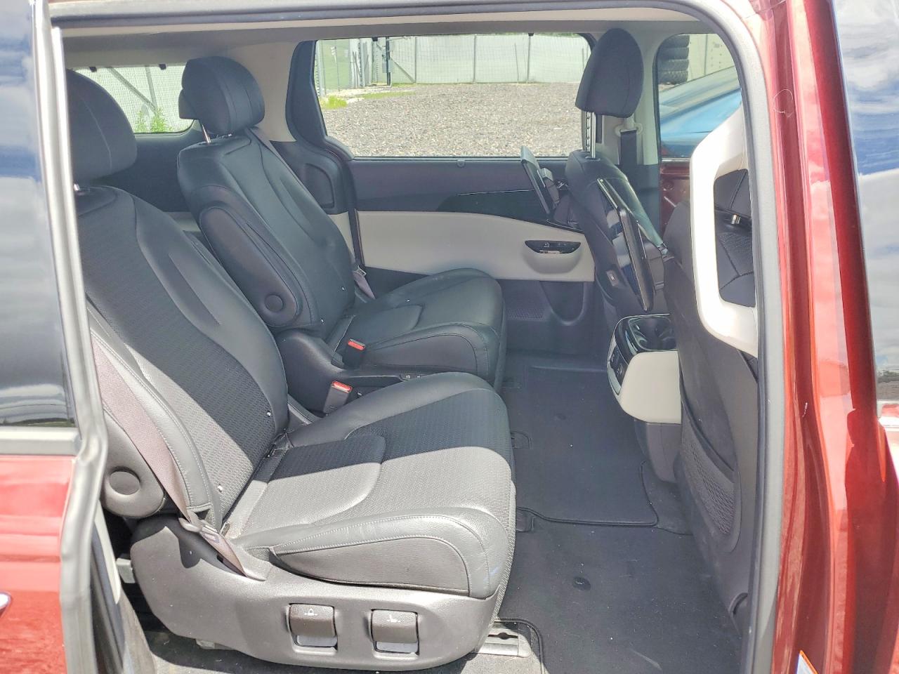 2022 Kia Carnival Sx Prestige Burgundy vin: KNDNE5H33N6070860