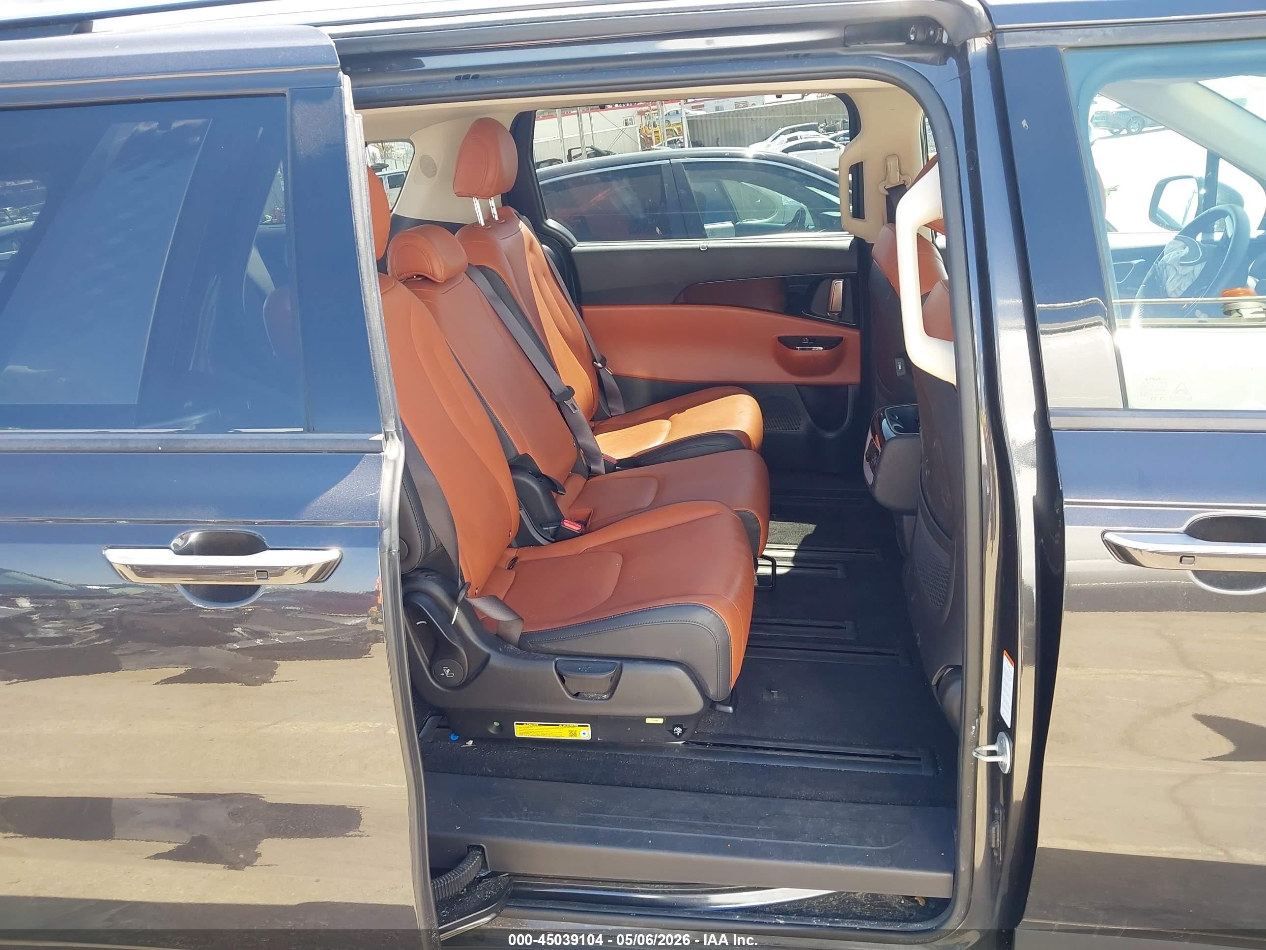 2024 Kia Carnival Mpv Sx Черный vin: KNDNE5H37R6402479