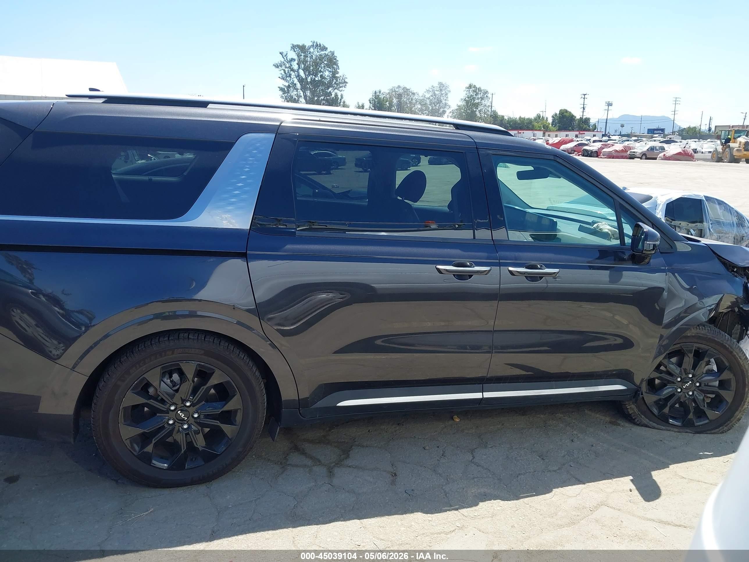 2024 Kia Carnival Mpv Sx Черный vin: KNDNE5H37R6402479