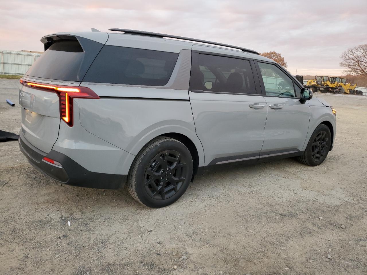 2025 Kia Carnival Sx Серый vin: KNDNE5K38S6479473