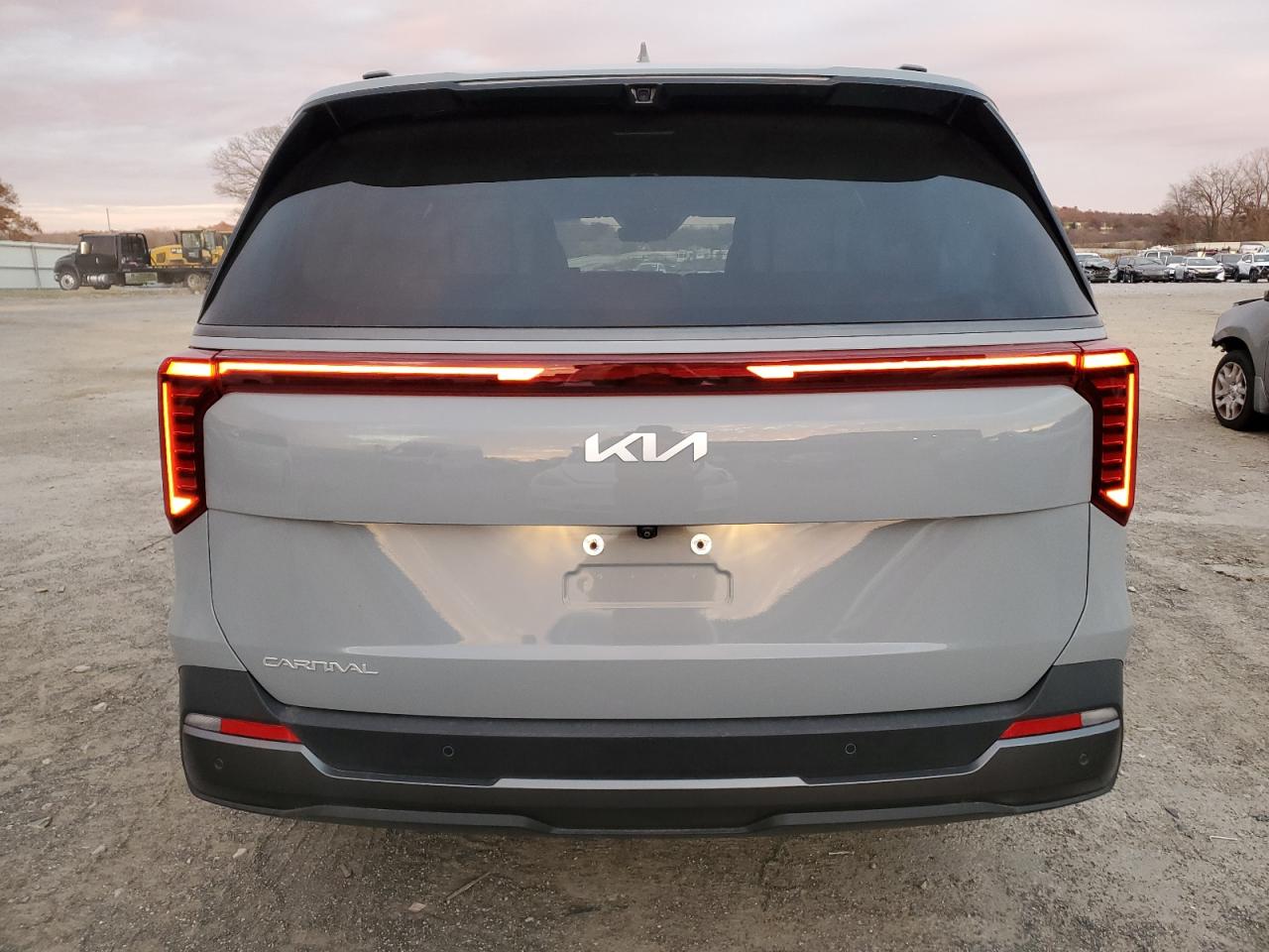 2025 Kia Carnival Sx Серый vin: KNDNE5K38S6479473