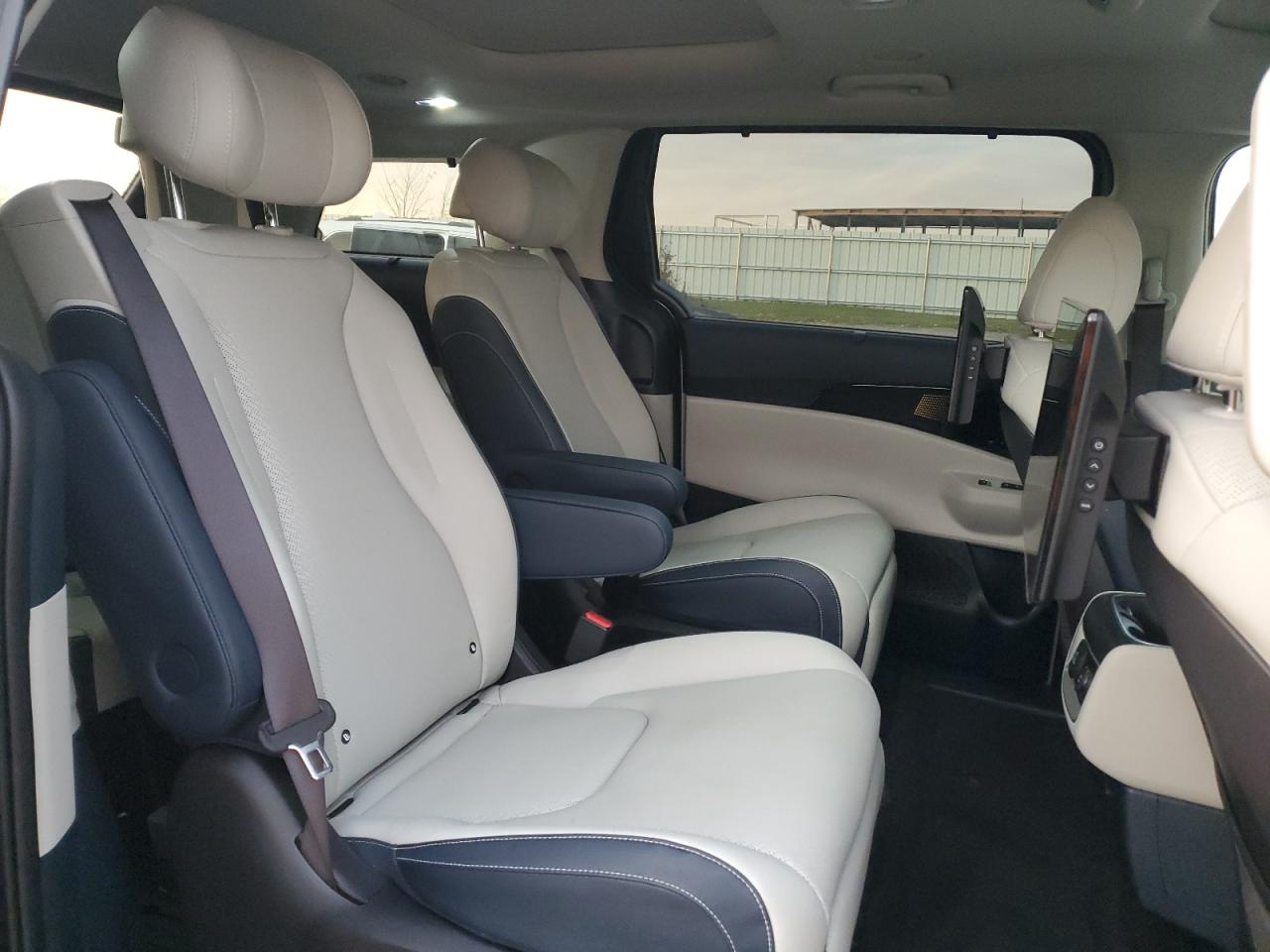 2025 Kia Carnival Sx Серый vin: KNDNE5K38S6479473