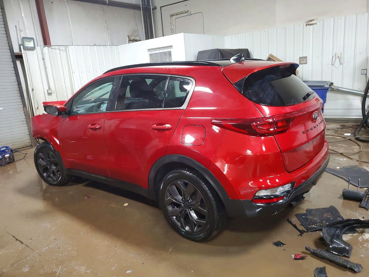 2022 Kia Sportage Nightfall Red vin: KNDP63AC2N7011393
