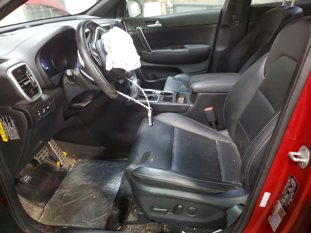 2022 Kia Sportage Nightfall Red vin: KNDP63AC2N7011393