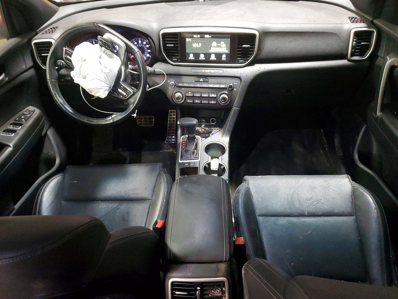 2022 Kia Sportage Nightfall Red vin: KNDP63AC2N7011393