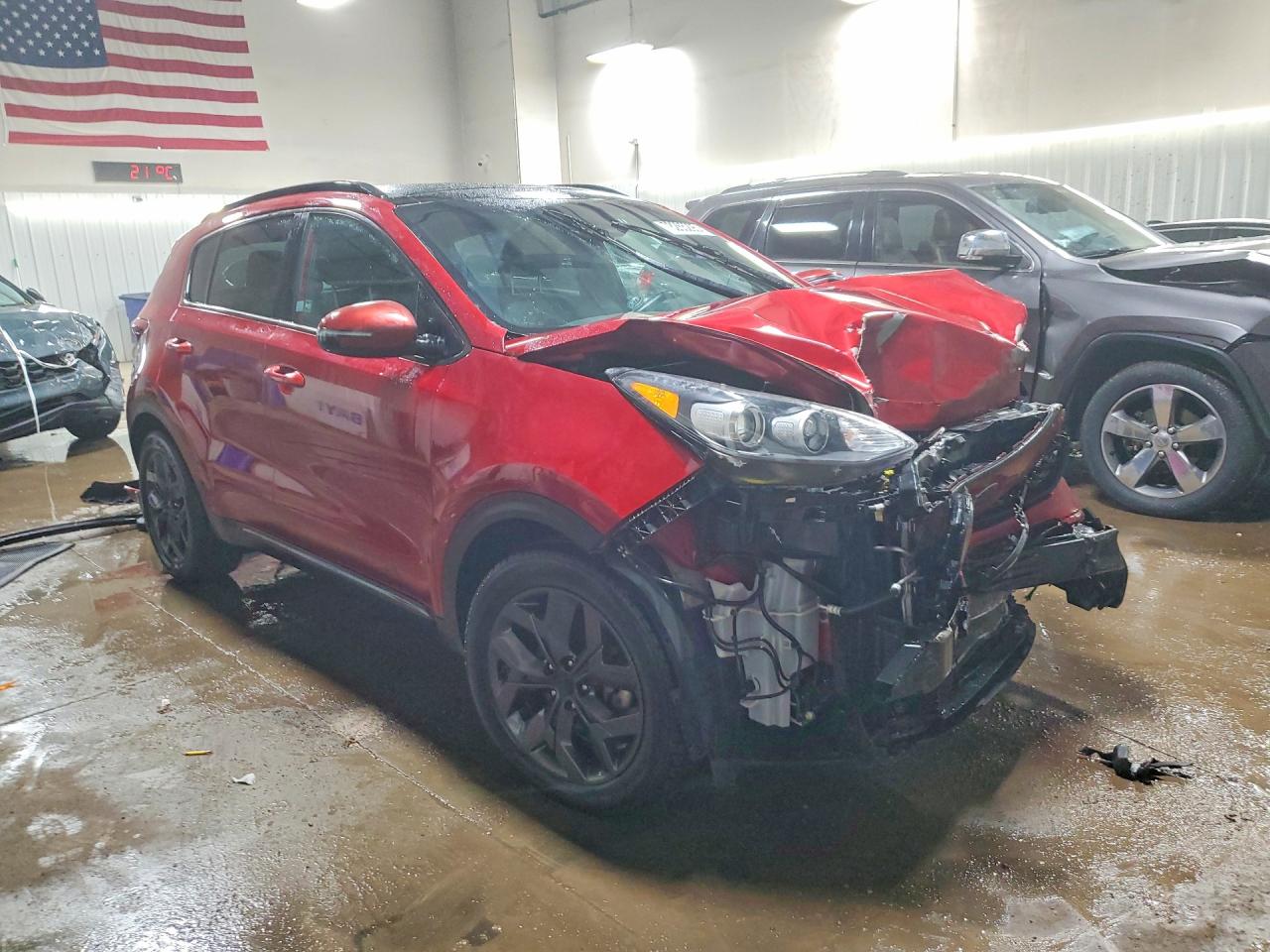 2022 Kia Sportage Nightfall Red vin: KNDP63AC2N7011393