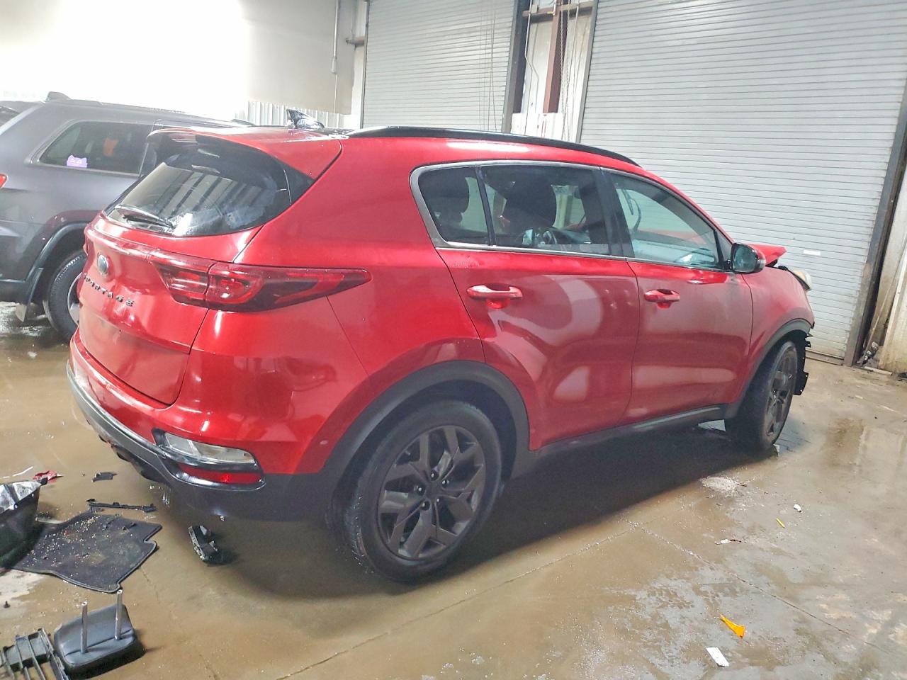2022 Kia Sportage Nightfall Red vin: KNDP63AC2N7011393