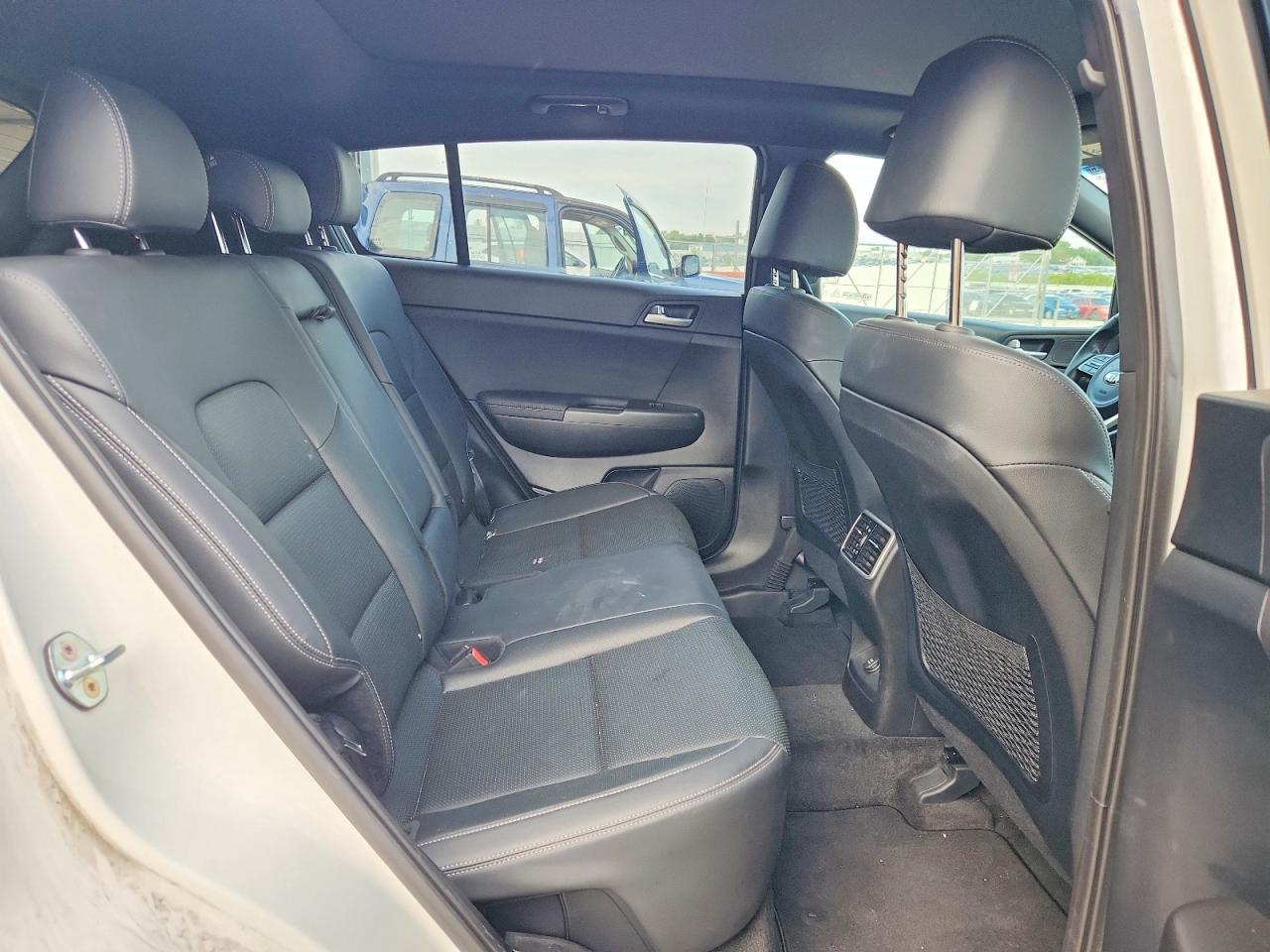 2022 Kia Sportage S White vin: KNDP6CAC8N7957840