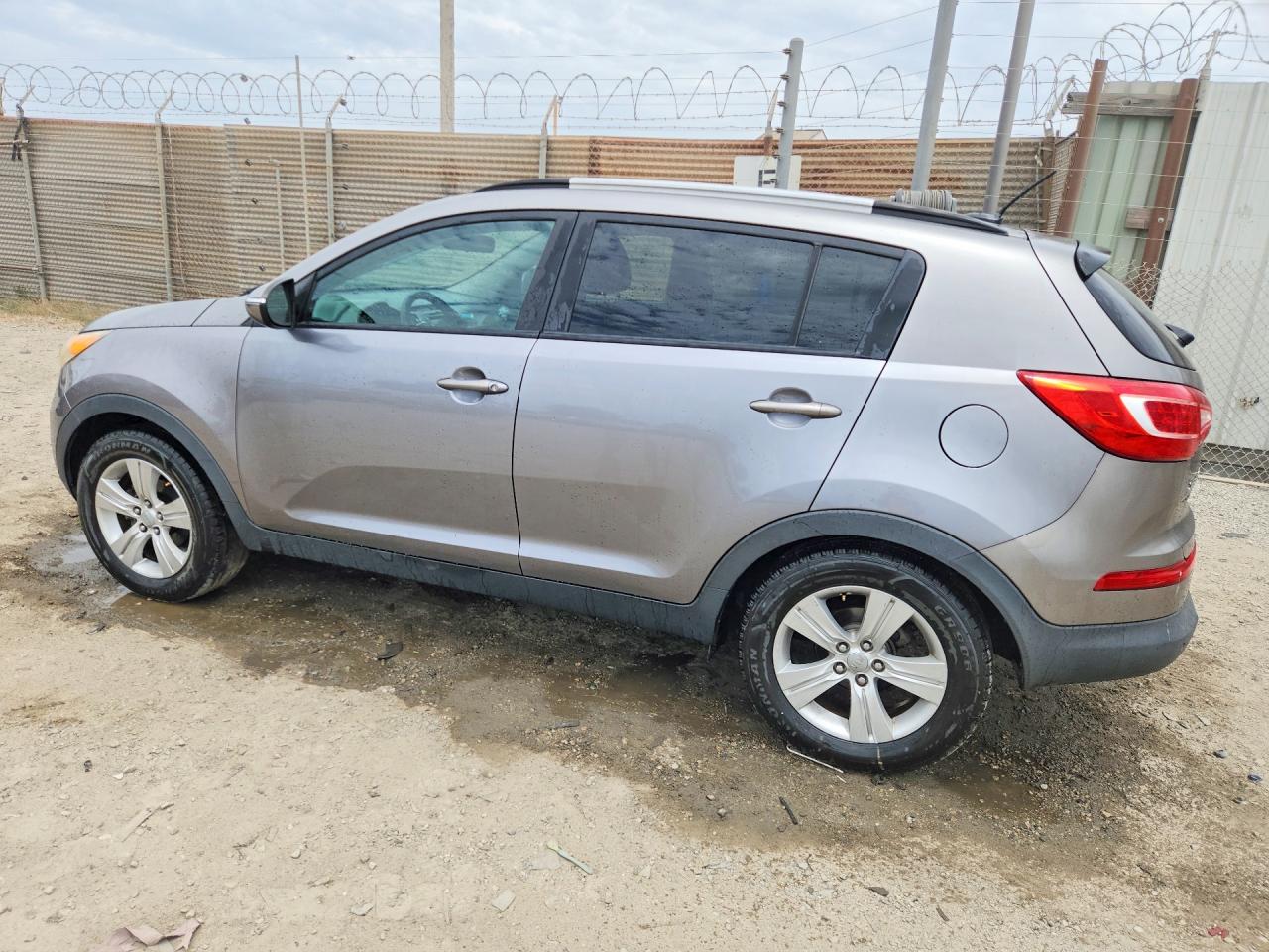 2011 Kia Sportage Lx Серый vin: KNDPB3A20B7084924