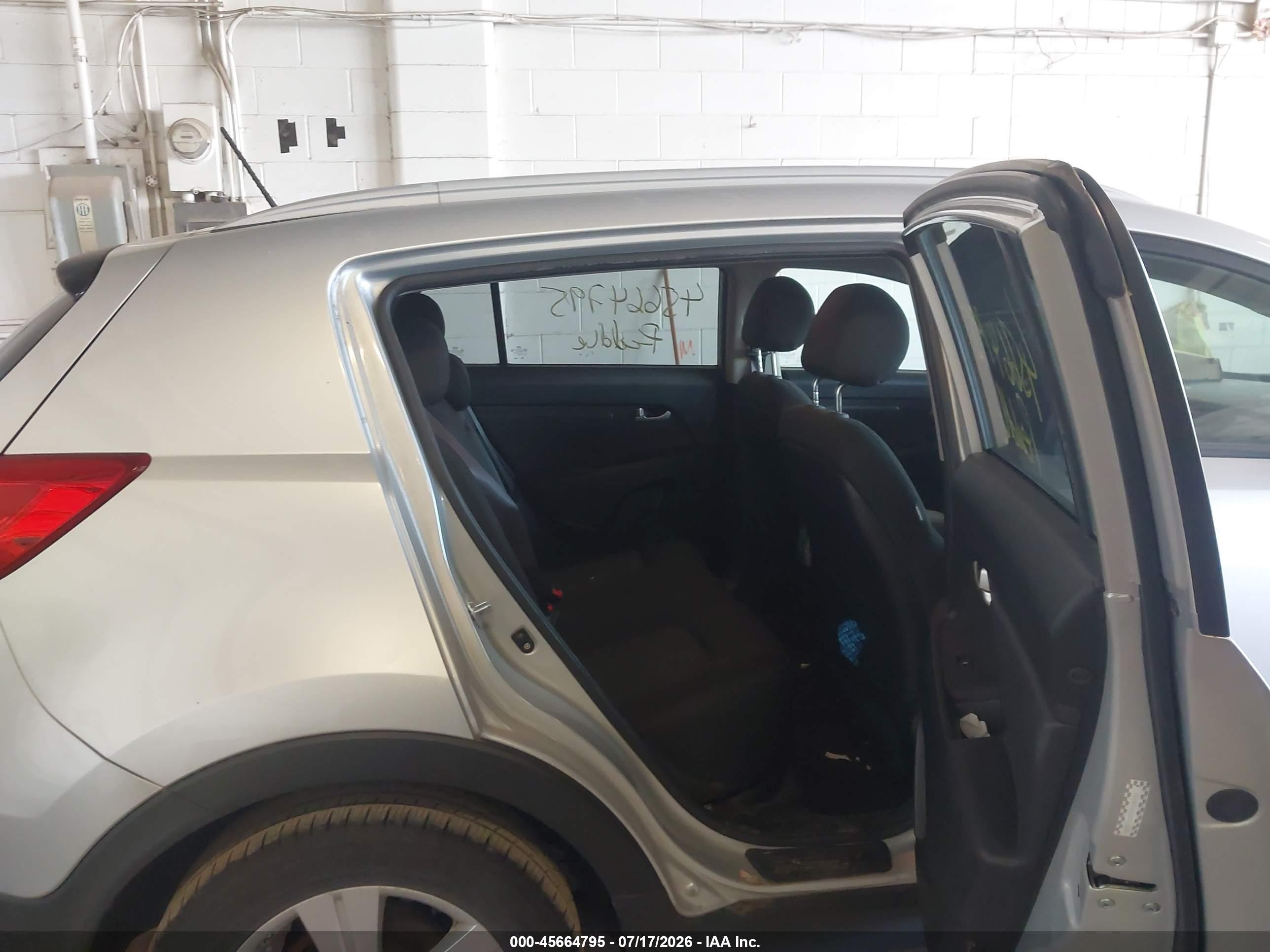 2013 Kia Sportage Lx Silver vin: KNDPB3A20D7358089