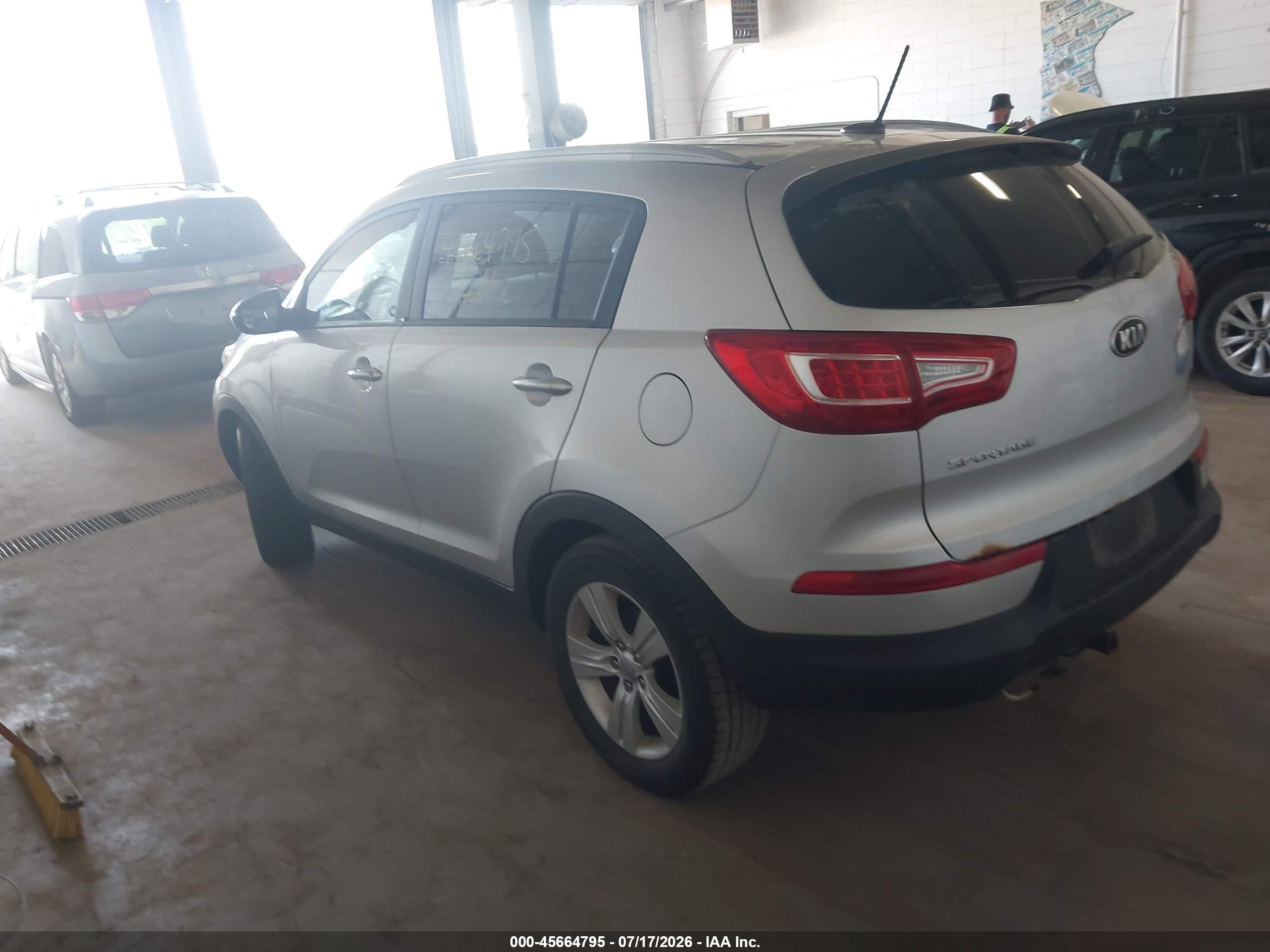 2013 Kia Sportage Lx Silver vin: KNDPB3A20D7358089