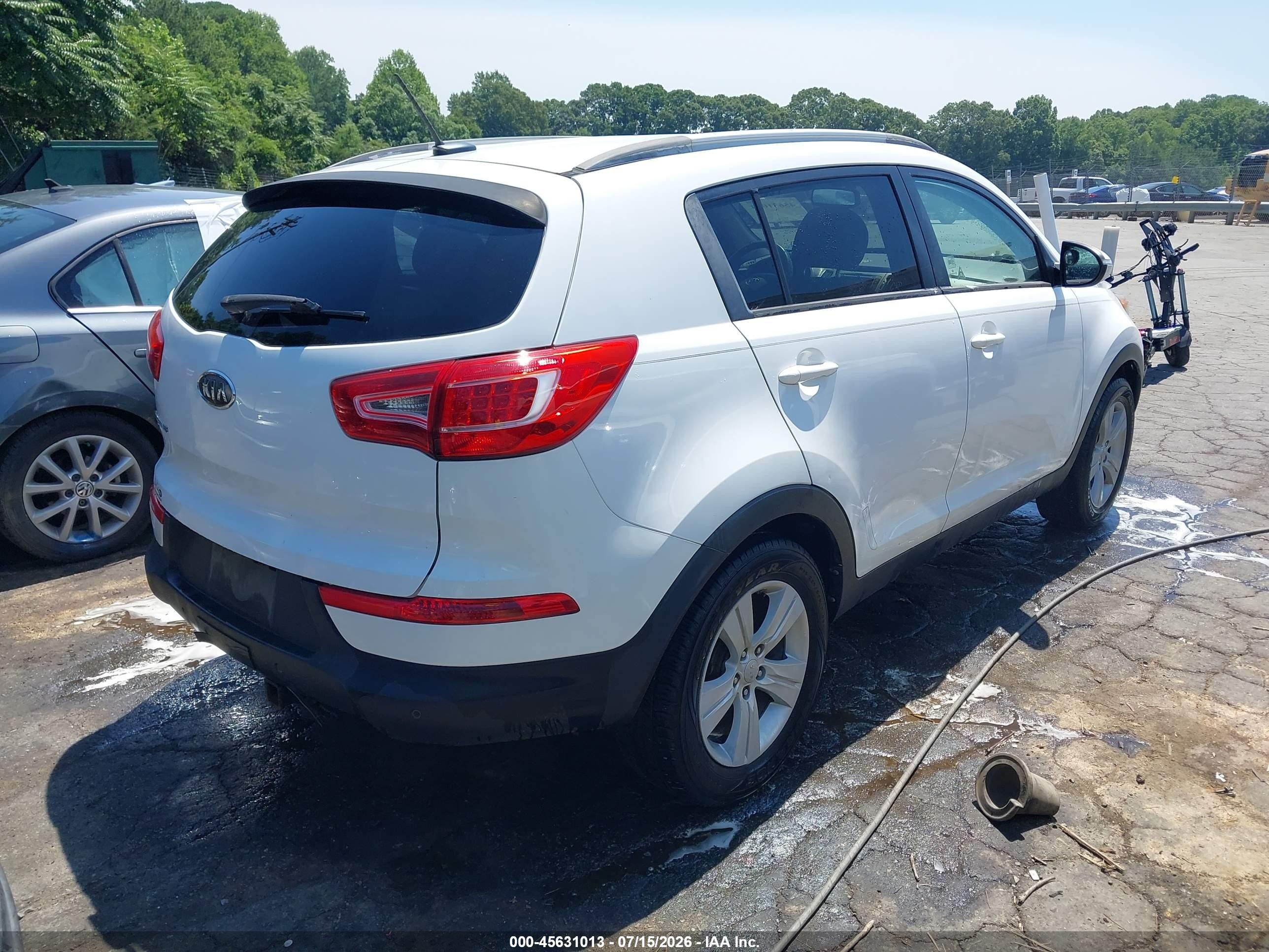 2012 Kia Sportage Lx White vin: KNDPB3A21C7339548