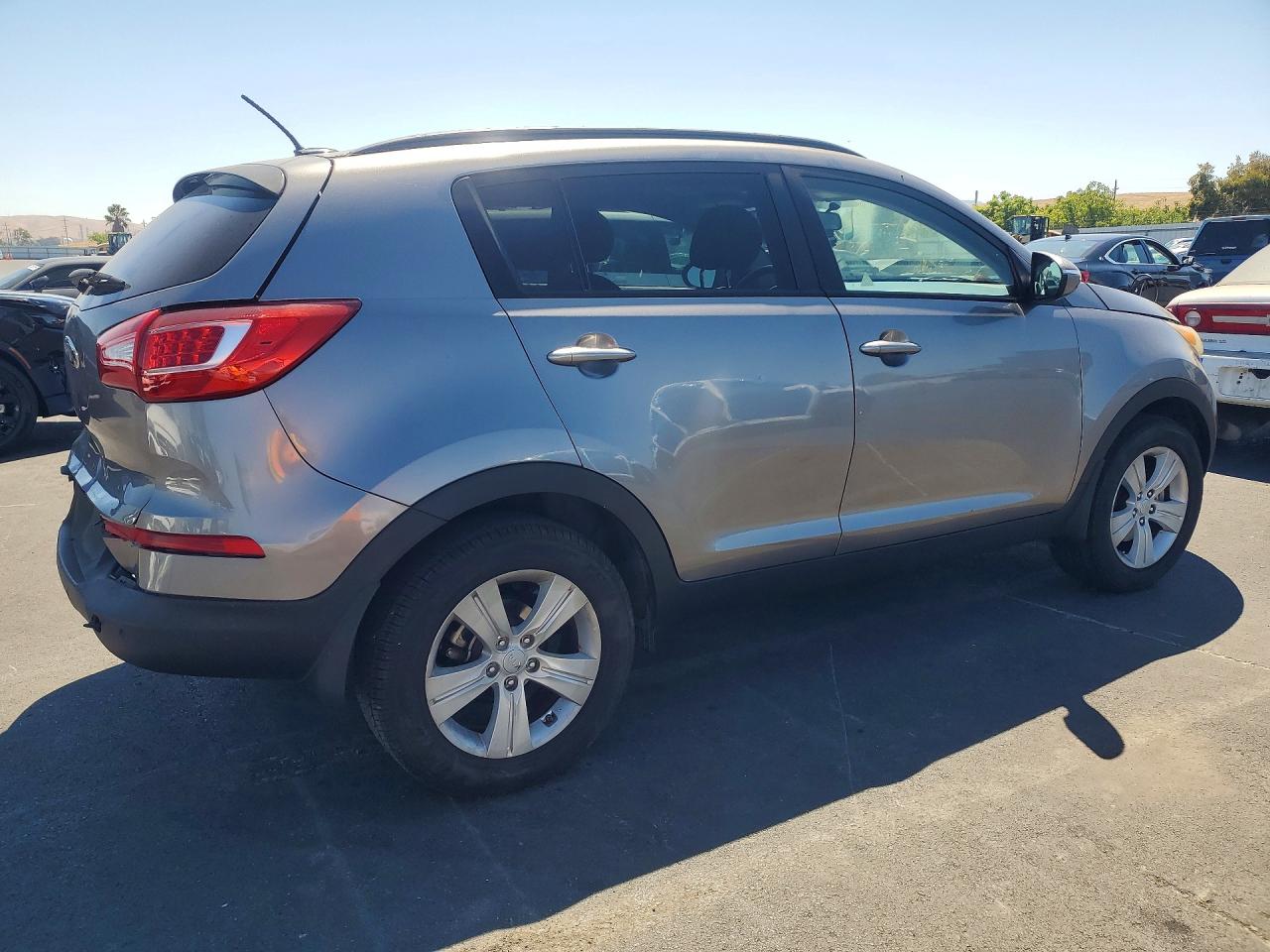 2013 Kia Sportage Lx Серый vin: KNDPB3A21D7516763