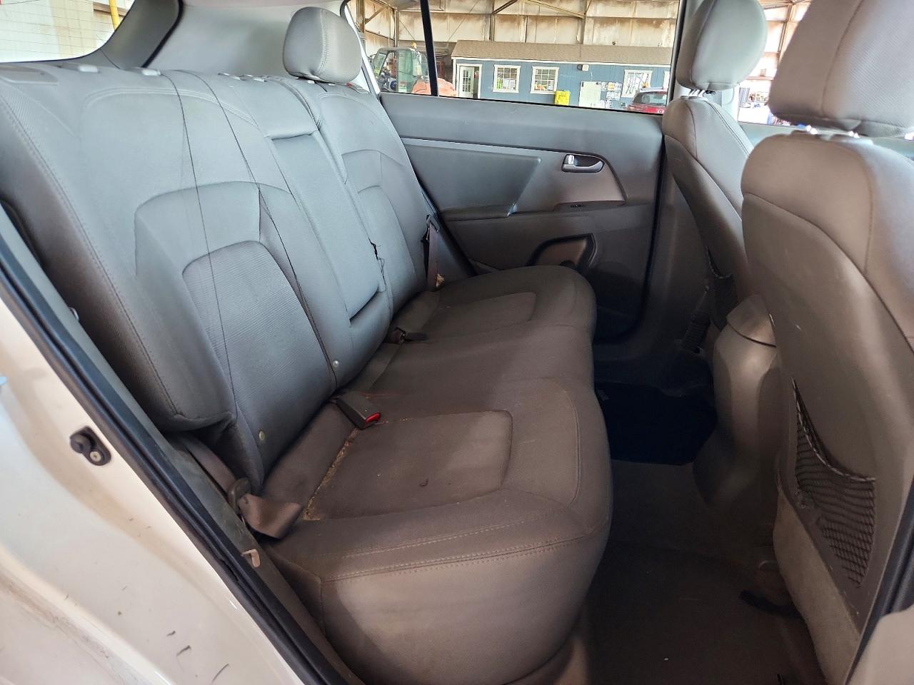 2012 Kia Sportage Lx White vin: KNDPB3A22C7275164
