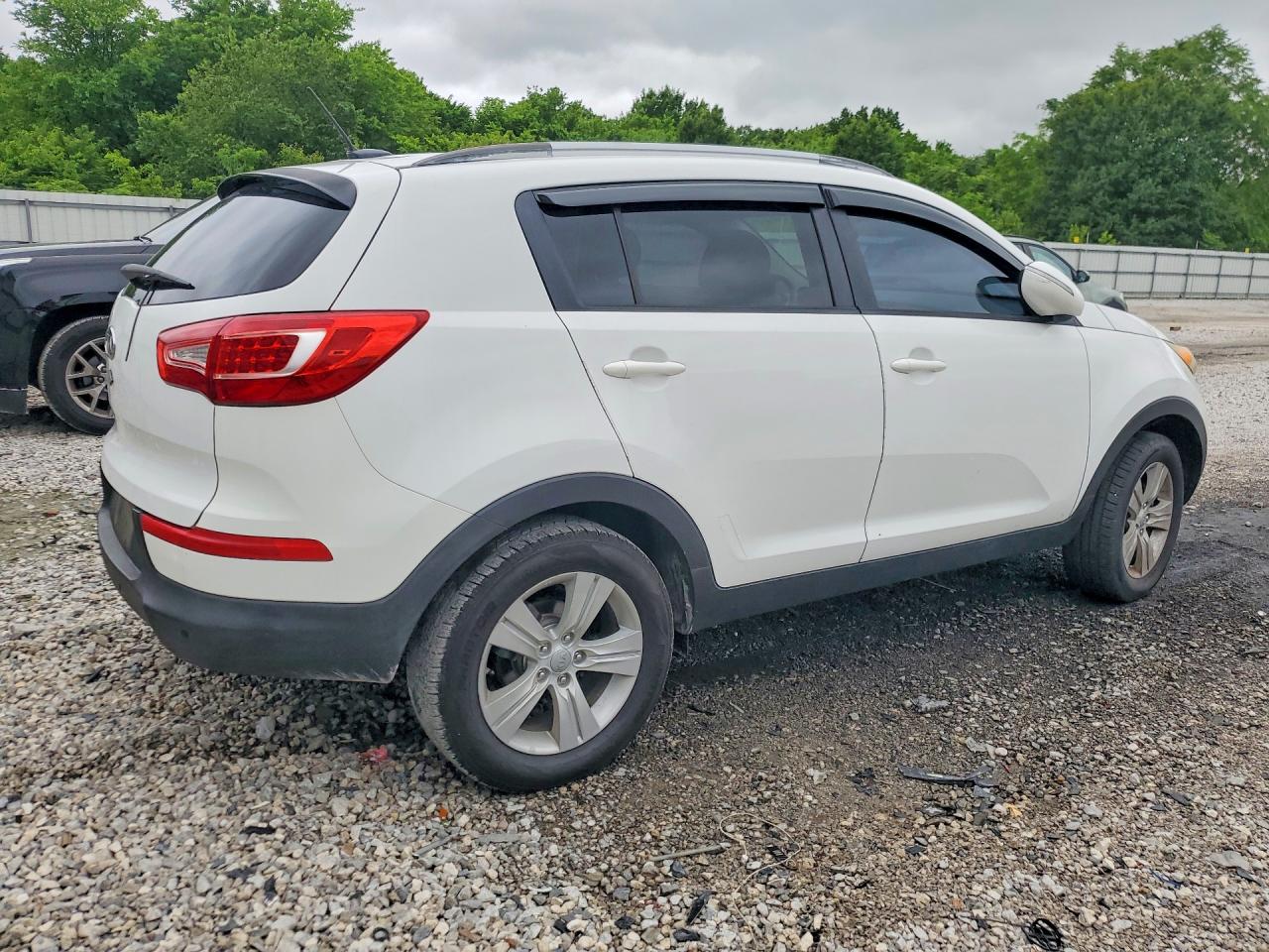 2012 Kia Sportage Lx White vin: KNDPB3A22C7330888